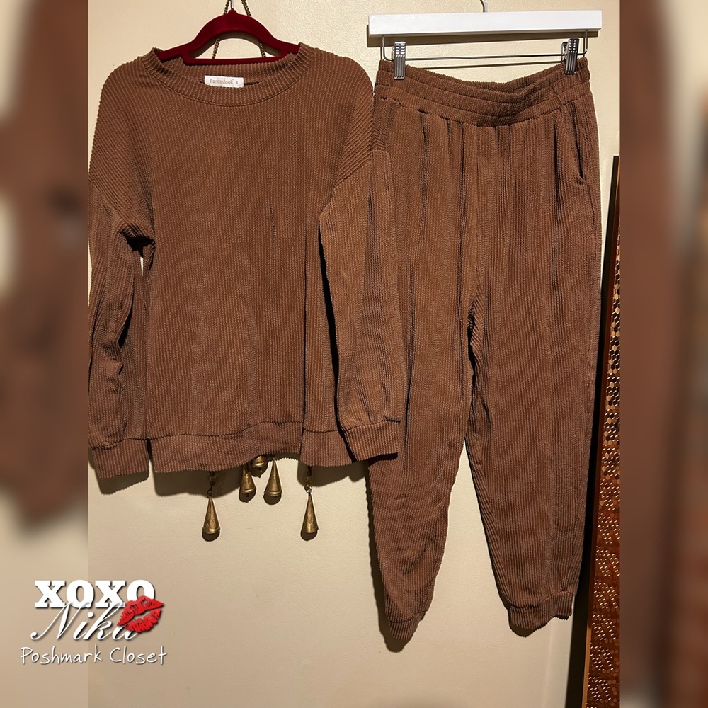 Fantaslook Brown Ribbed Knit Top and jogger pants - Size Medium